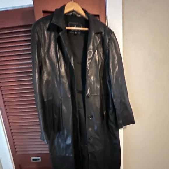 Vintage London Fog full length leather trench coat. Size XL. - Picture 3 of 6